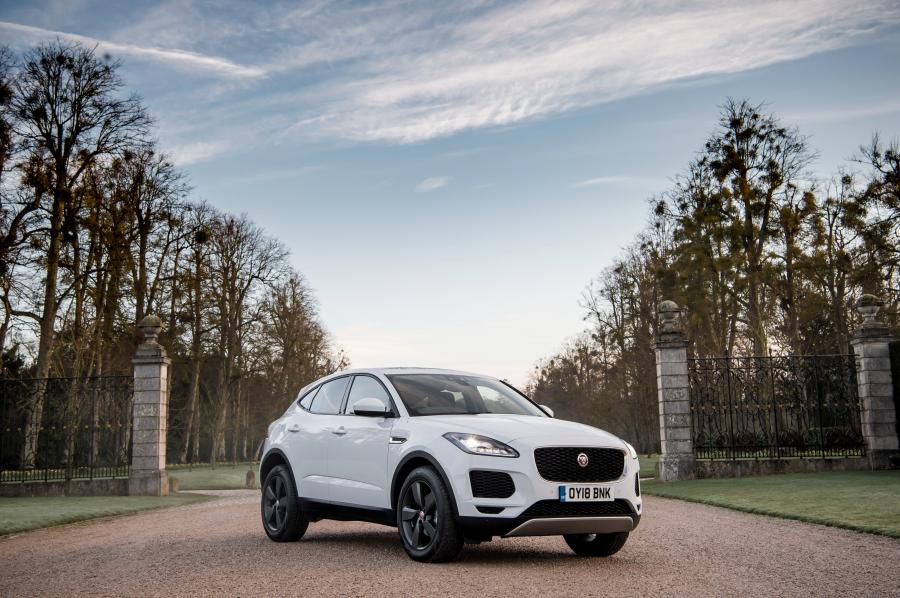  Jaguar E-Pace D150 2018 года  (UK) (фото 19 из 39)